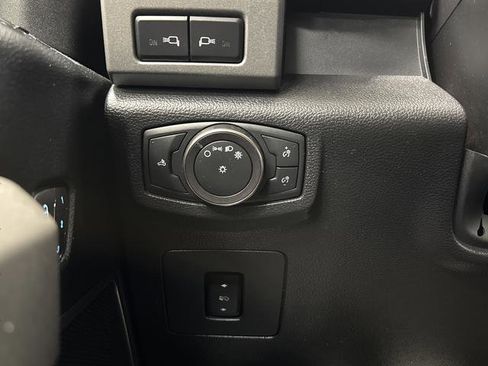 Used 2018 Ford F150 Raptor w/ Equipment Group 802A Luxury image 27