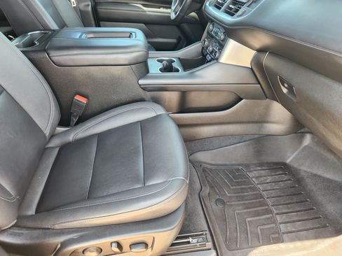 Used 2023 Chevrolet Suburban Z71 w/ Luxury Package AWD/4WD image 13