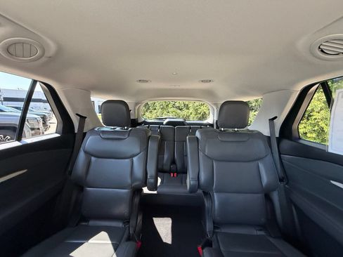 Used 2026 Ford Explorer Active w/ Active Comfort Package AWD/4WD image 3