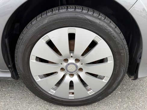 Used 2017 Mercedes-Benz B 250e image 46