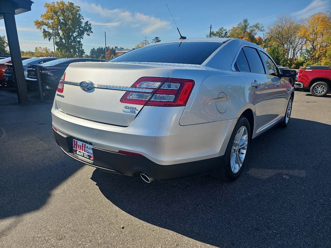 Used 2018 Ford Taurus SEL w/ Equipment Group 201A AWD/4WD image 3