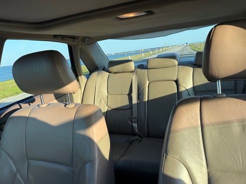 Used 2000 Toyota Avalon XLS FWD image 12