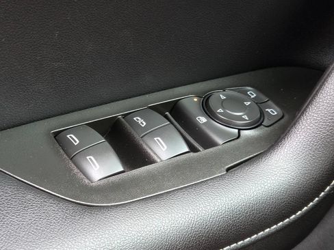 Used 2025 Chevrolet Blazer LT FWD image 30