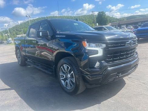 Used 2022 Chevrolet Silverado 1500 RST w/ Convenience Package II image 3