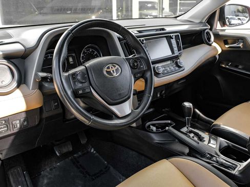 Used 2018 Toyota RAV4 Limited image 3