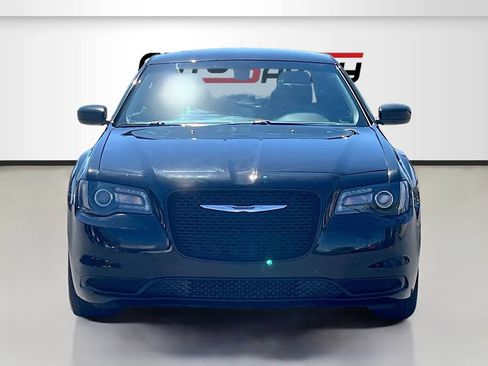 Used 2020 Chrysler 300 Touring w/ Sport Appearance Package RWD image 2