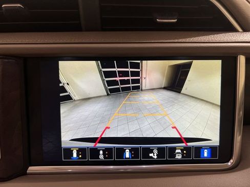 Used 2024 GMC Yukon XL Denali image 14