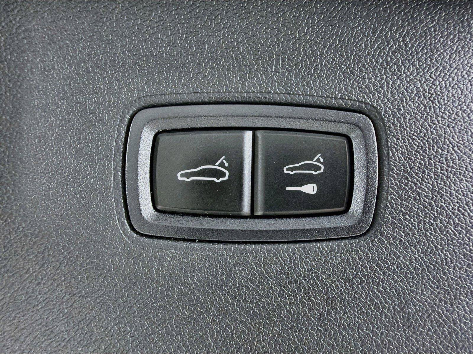 Used 2024 Porsche Cayenne S AWD/4WD image 27