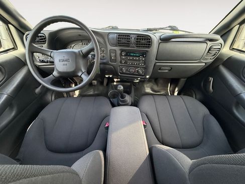 Used 2003 GMC Sonoma SL w/ Convenience Package RWD image 11