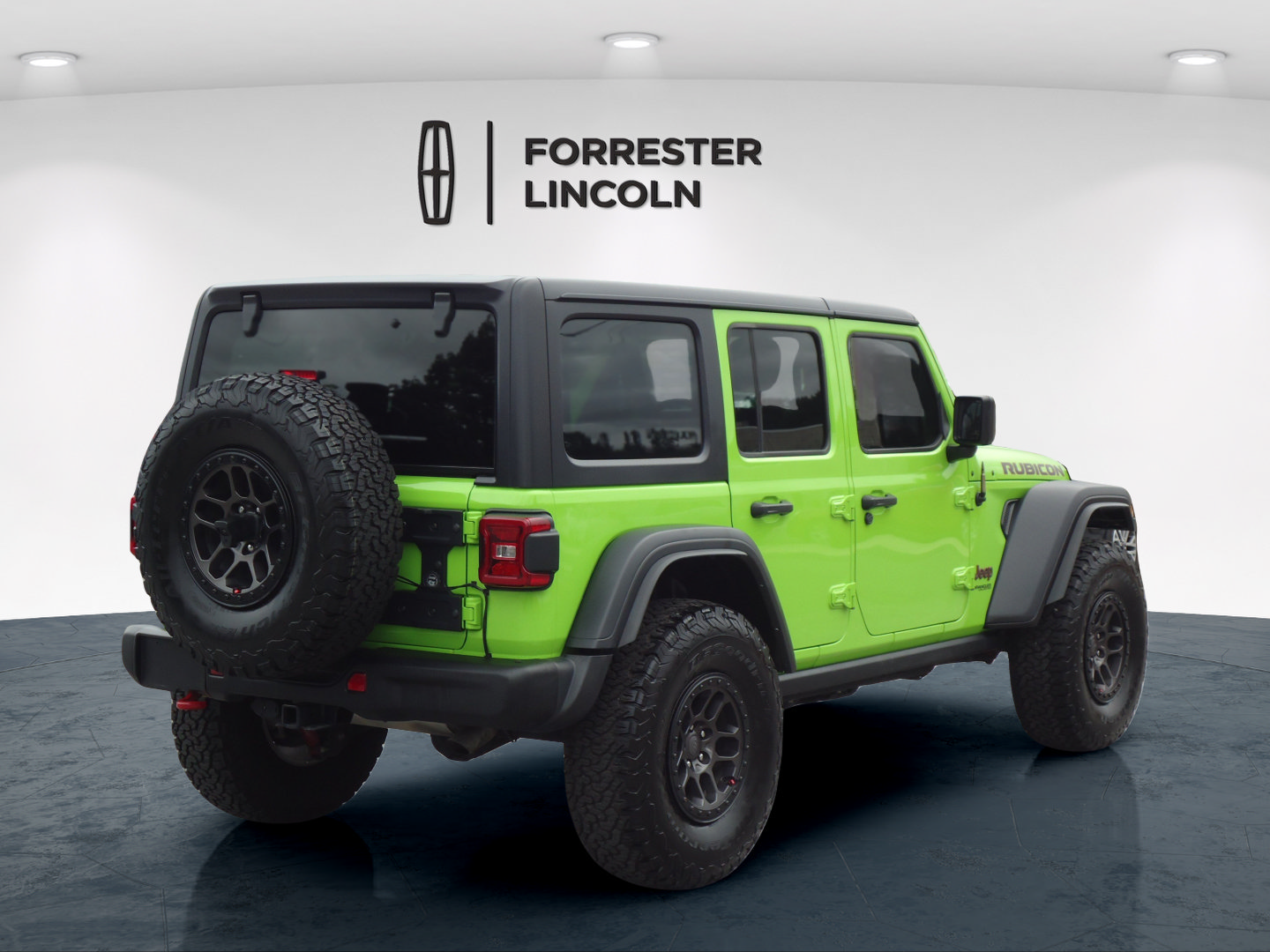 Used 2021 Jeep Wrangler Unlimited Rubicon w/ Xtreme Recon 35" Tire Package AWD/4WD image 3