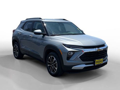 Used 2024 Chevrolet TrailBlazer LT w/ Driver Confidence Package FWD image 7