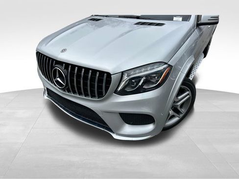 Used 2018 Mercedes-Benz GLS 550 4MATIC image 9