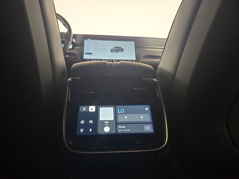 Used 2023 Rivian R1T Adventure image 28