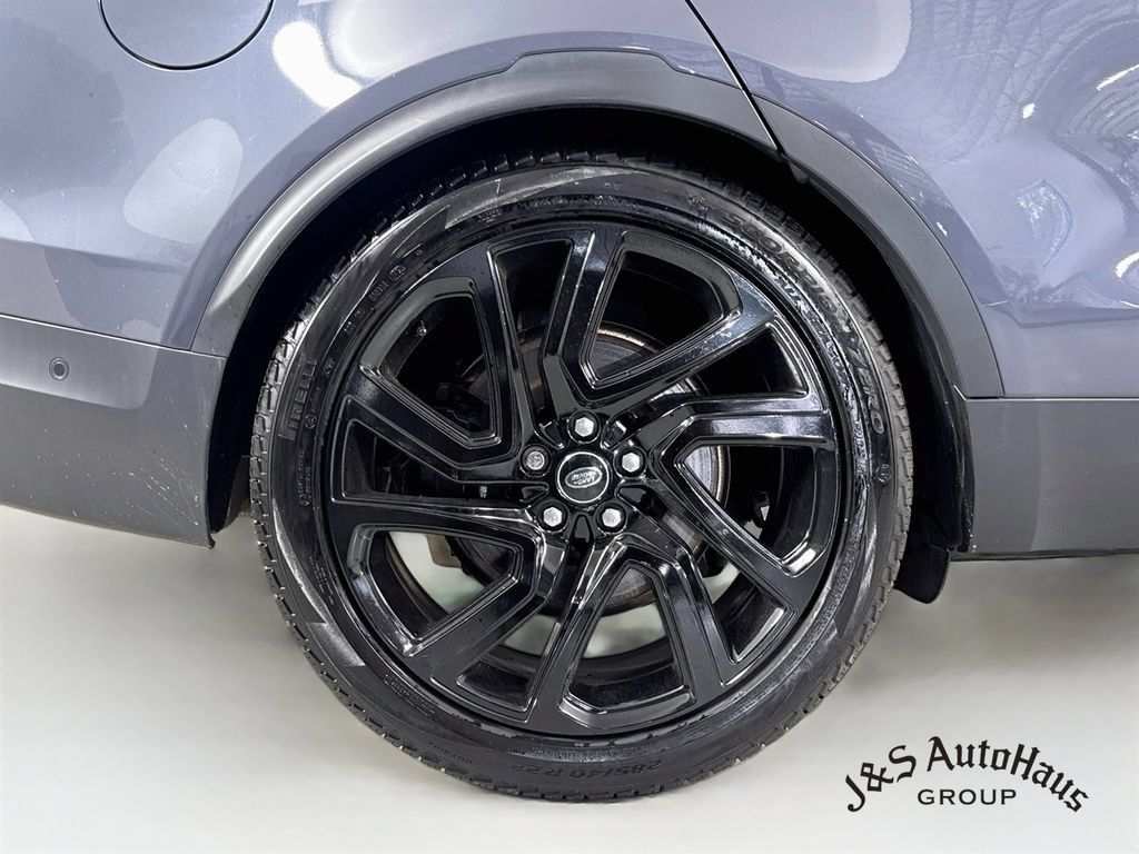 Used 2024 Land Rover Discovery S AWD/4WD image 39