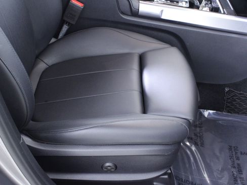 Used 2020 Mercedes-Benz GLB 250 4MATIC image 17