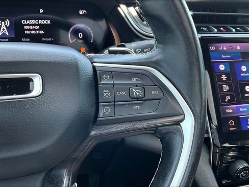 Used 2021 Jeep Grand Cherokee L Limited AWD/4WD image 11
