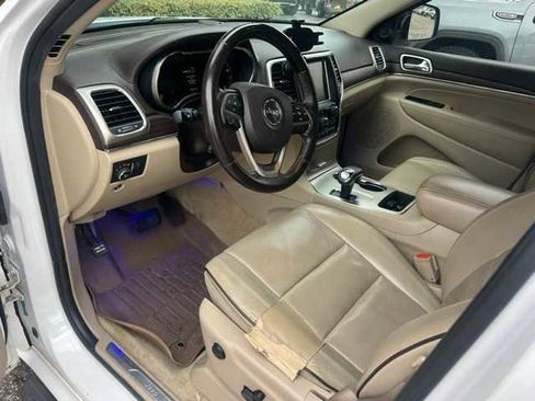 Used 2015 Jeep Grand Cherokee Overland image 2