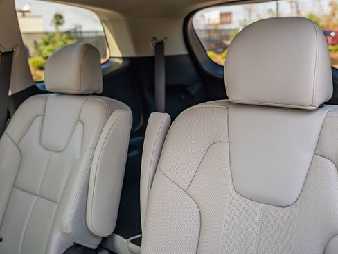 Used 2023 Kia Telluride EX w/ EX Captain's Chair Package image 21