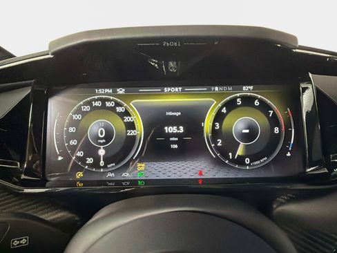 Used 2025 Aston Martin V8 Vantage Coupe RWD image 39