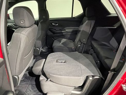 Used 2023 Chevrolet Traverse LT FWD image 21