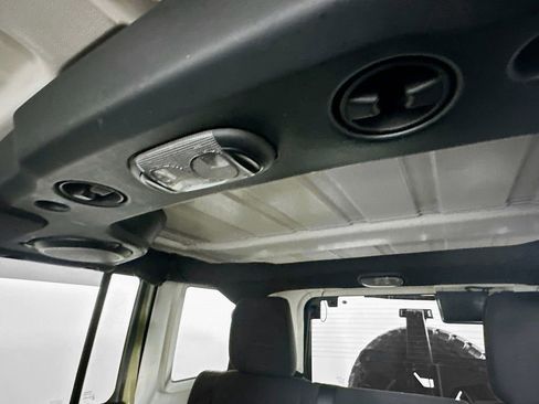 Used 2013 Jeep Wrangler Unlimited Rubicon w/ Connectivity Group image 19