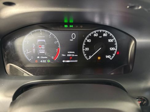 Used 2025 Honda HR-V EX-L image 18