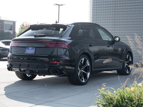 New 2026 Audi RS Q8 performance image 4