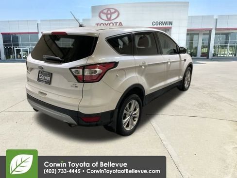 Used 2017 Ford Escape SE w/ SE Cold Weather Package image 5