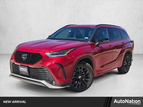 Used 2024 Toyota Highlander XSE image 1