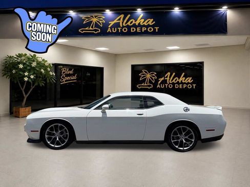 Used 2022 Dodge Challenger GT RWD image 2