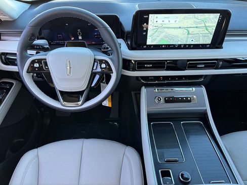 New 2026 Lincoln Aviator 2WD image 3