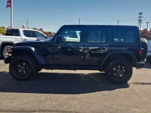 Used 2025 Jeep Wrangler Unlimited Sport AWD/4WD image 7