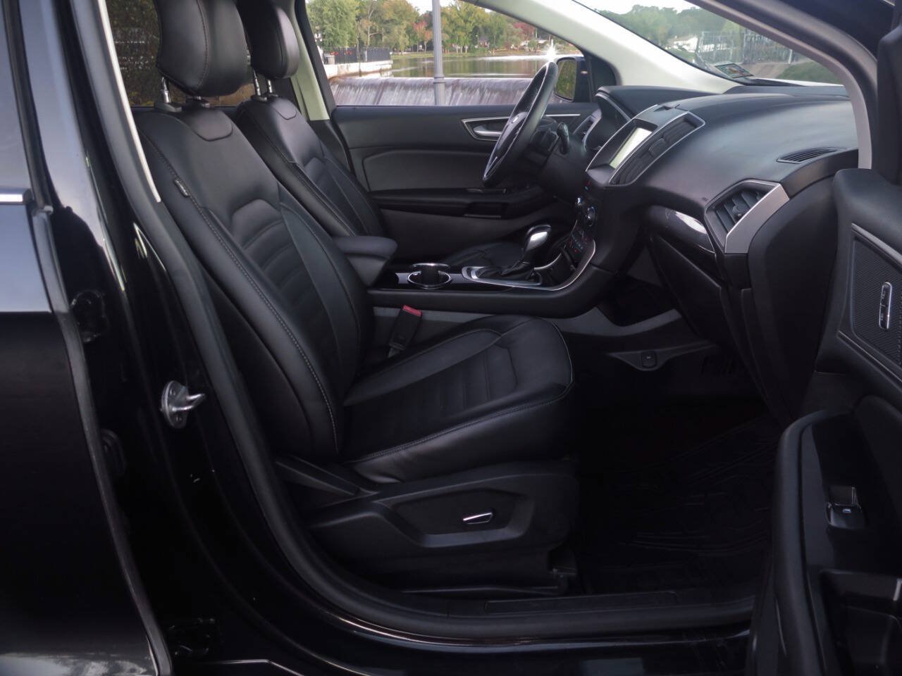Used 2015 Ford Edge SEL w/ Equipment Group 201A AWD/4WD image 35