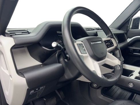 Used 2025 Land Rover Defender 110 S image 48