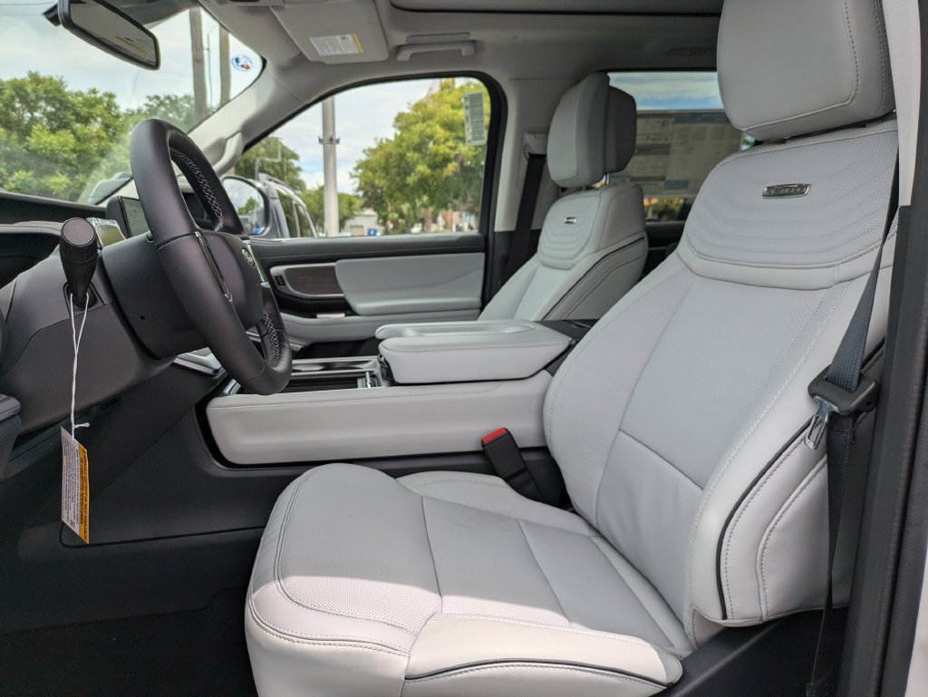 New 2026 Ford Expedition Max Platinum w/ Platinum Ultimate Package AWD/4WD image 22