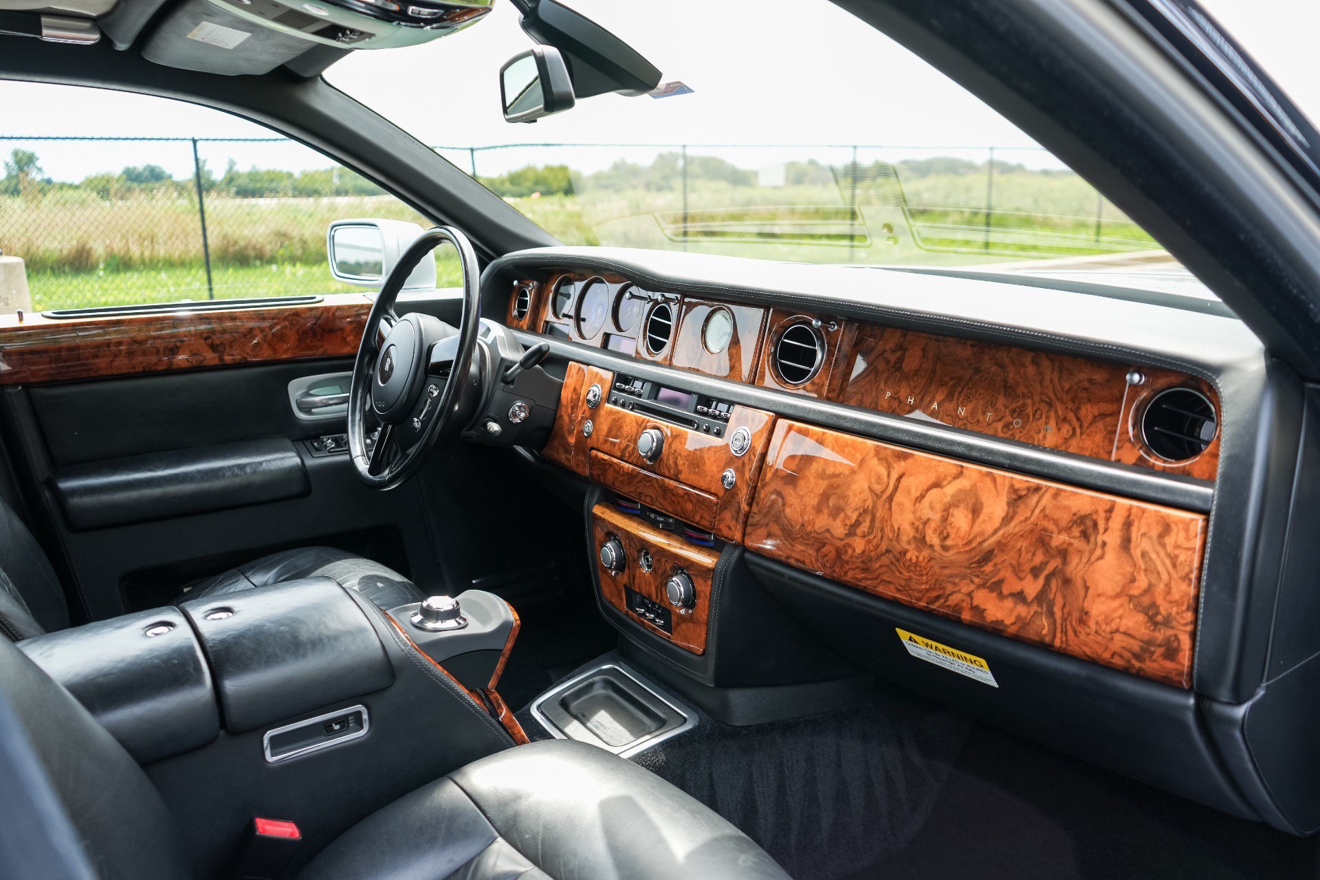 Used 2005 Rolls-Royce Phantom Sedan RWD image 26