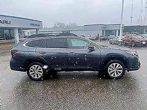 Certified 2025 Subaru Outback Premium AWD/4WD image 6
