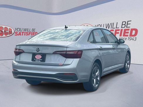 Used 2023 Volkswagen Jetta SE FWD image 6