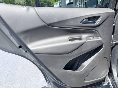 Used 2018 Chevrolet Equinox LT FWD image 30