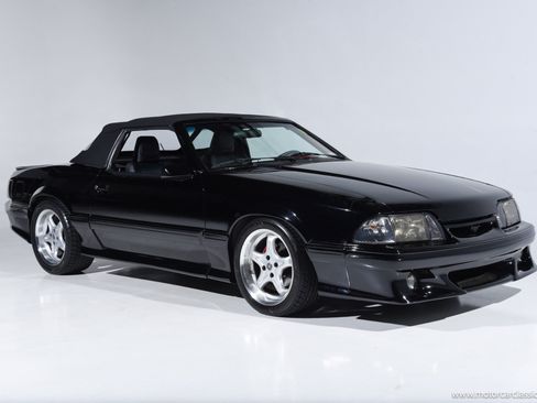 Used 1987 Ford Mustang LX RWD image 2
