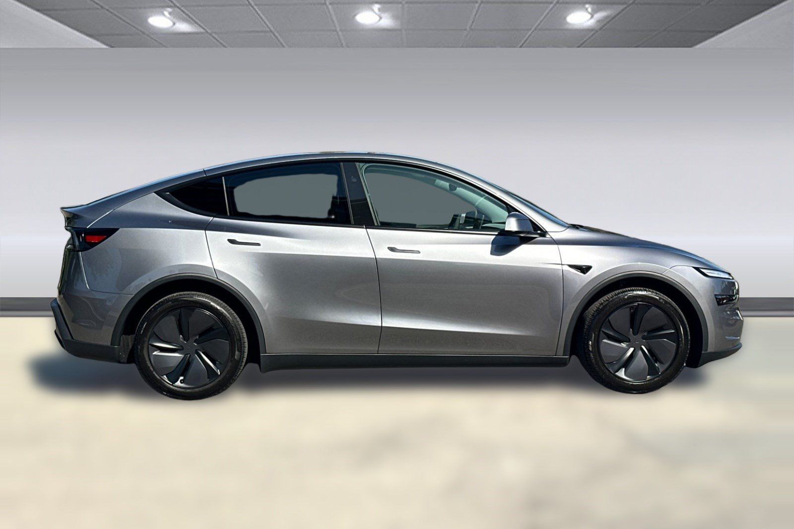 Used 2026 Tesla Model Y 2WD image 7