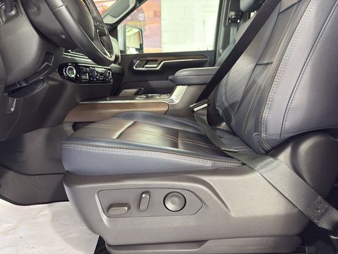 Used 2024 Chevrolet Silverado 2500 High Country w/ Technology Package image 24