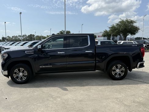 Used 2025 GMC Sierra 1500 SLT AWD/4WD image 9