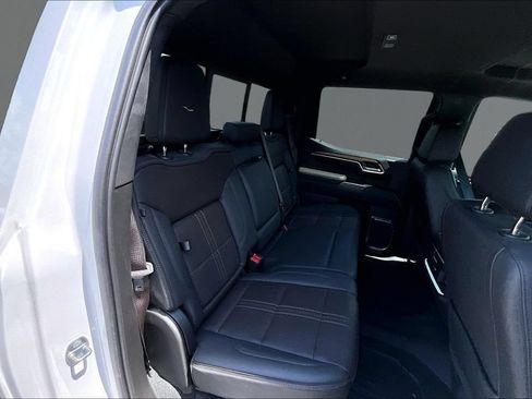 Certified 2022 Chevrolet Silverado 1500 High Country w/ Technology Package AWD/4WD image 23
