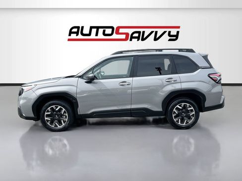 Used 2025 Subaru Forester Premium w/ Convenience Package #1 AWD/4WD image 4