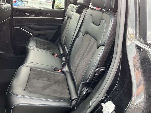 Used 2023 Jeep Grand Cherokee Trailhawk w/ Luxury Tech Group III AWD/4WD image 19