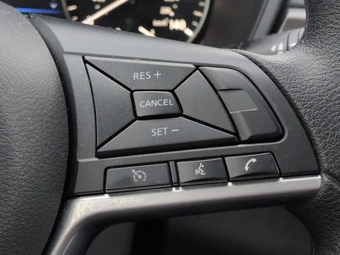 Used 2025 Nissan Altima 2.5 SV FWD image 21