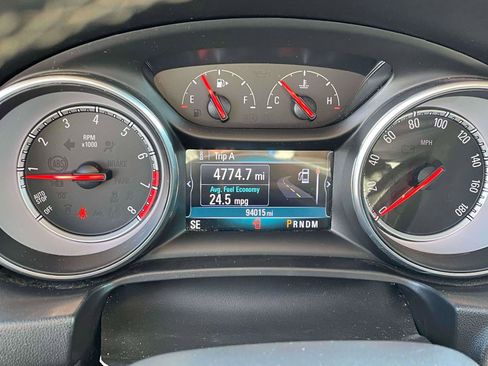 Used 2018 Buick Regal Essence w/ Driver Confidence Package #1 image 10