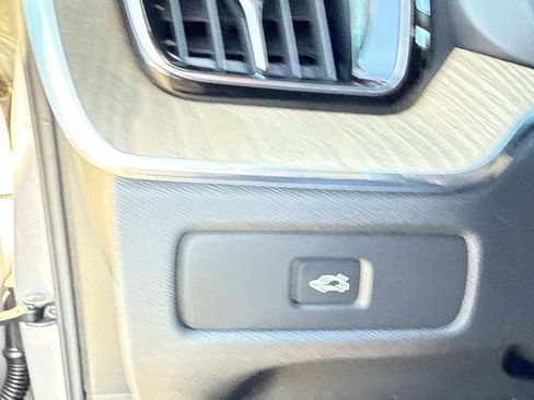 New 2026 Volvo XC60 B5 Plus w/ Protection Package Premier image 30