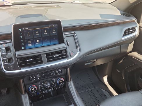 Used 2024 Chevrolet Suburban High Country AWD/4WD image 19